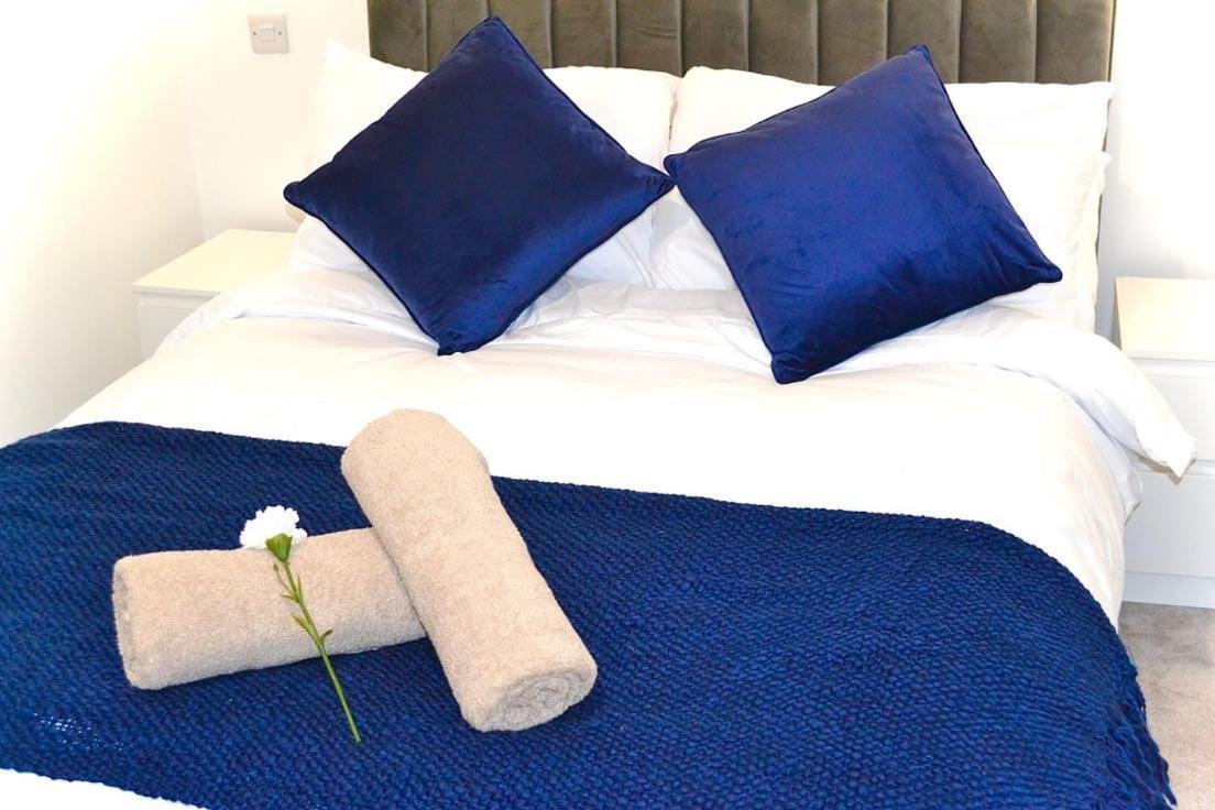 Fidelity Stays Beach Themed Apartment Brighton Exteriör bild