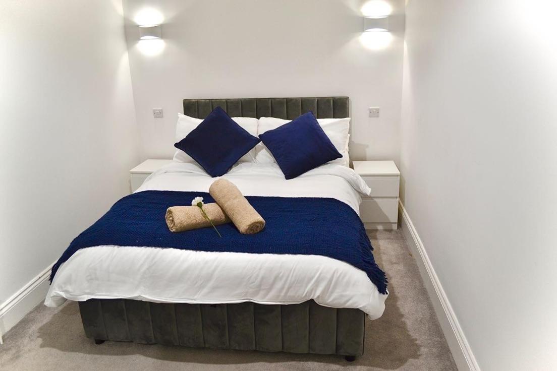 Fidelity Stays Beach Themed Apartment Brighton Exteriör bild