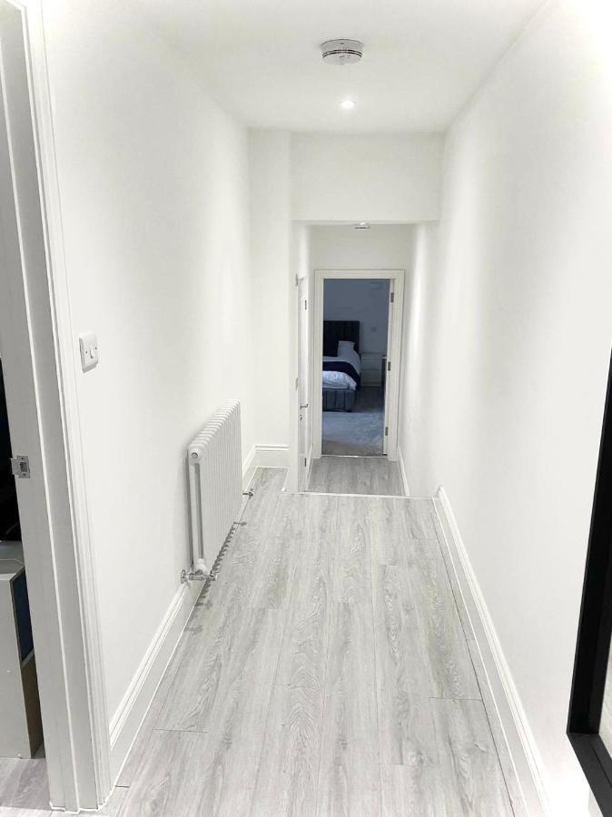 Fidelity Stays Beach Themed Apartment Brighton Exteriör bild